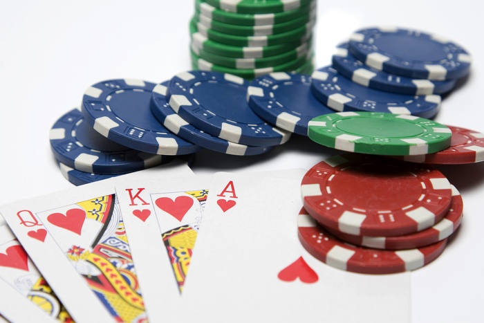 App poker senza soldi veri online